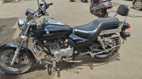 Black Bajaj Avenger 220 DTS-i