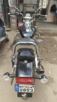 Black Bajaj Avenger 220 DTS-i