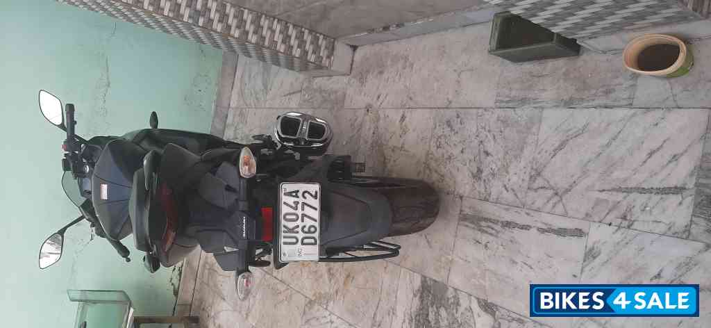 Black Suzuki Gixxer SF 250 Black Suzuki Gixxer SF 250