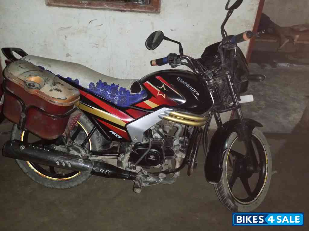 Black/red Mahindra Centuro Rockstar