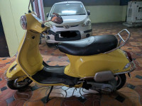 Vespa VXL 125