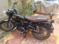 Black Royal Enfield Bullet Standard 500