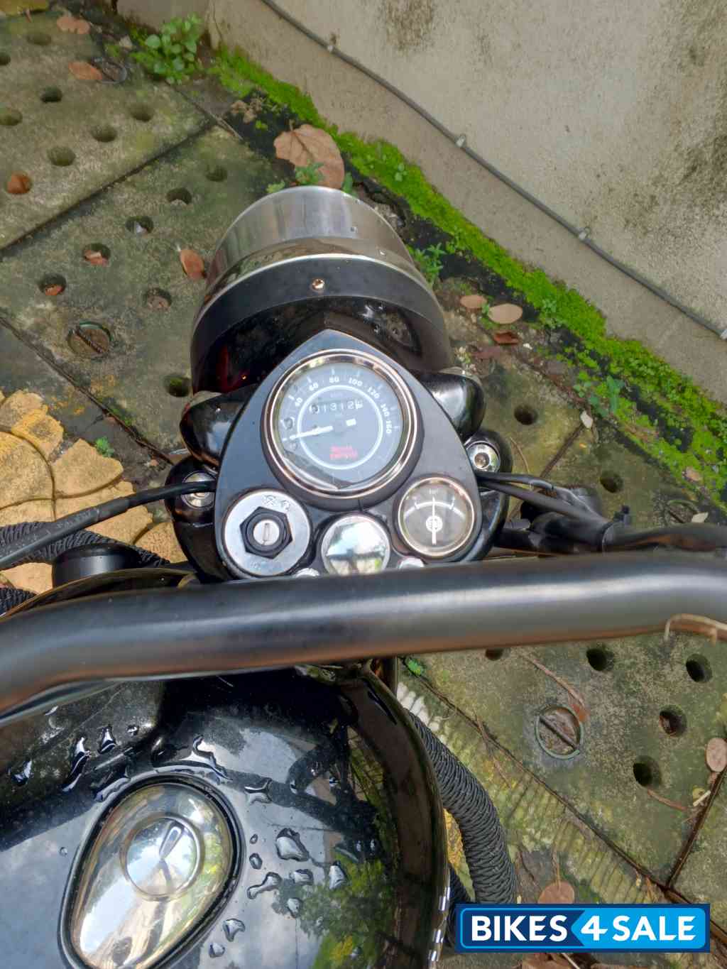 Black Royal Enfield Bullet Standard 500