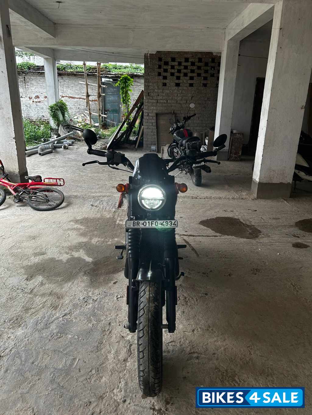 Hunter Green Yezdi Roadster Dark Hunter Green Yezdi Roadster Dark