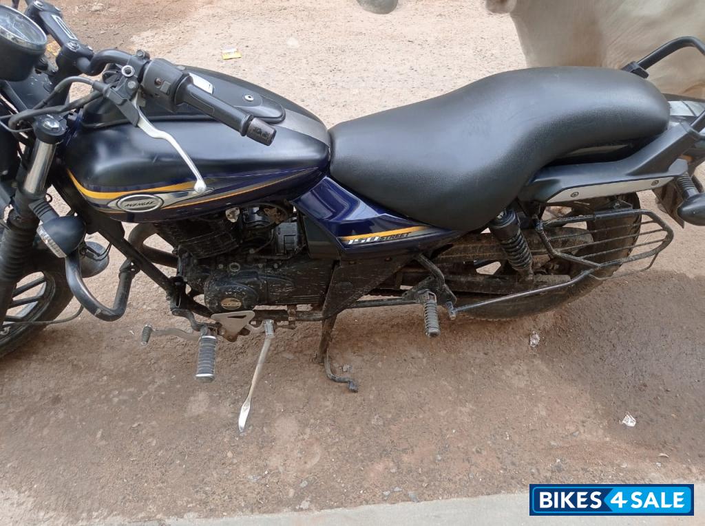 Black Bajaj Avenger Street 150
