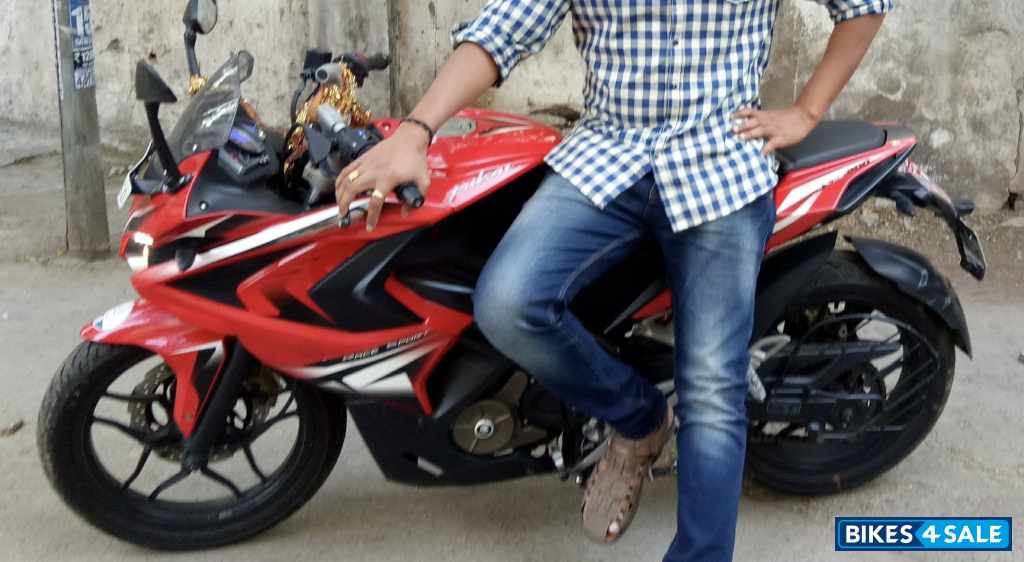 Bajaj Pulsar RS 200