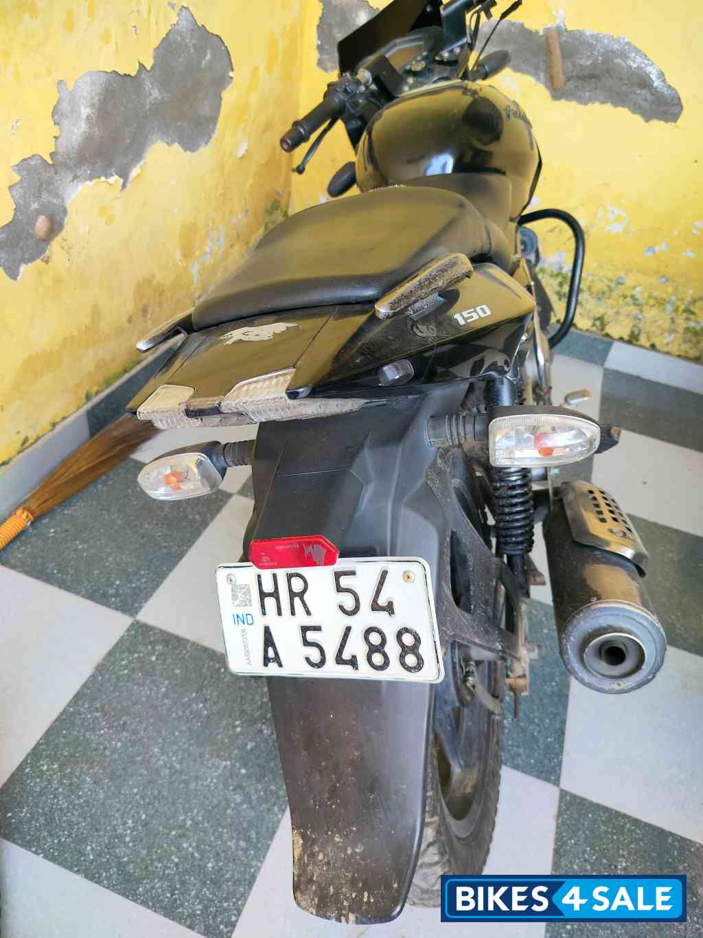 Black Bajaj Pulsar 150 DTSi