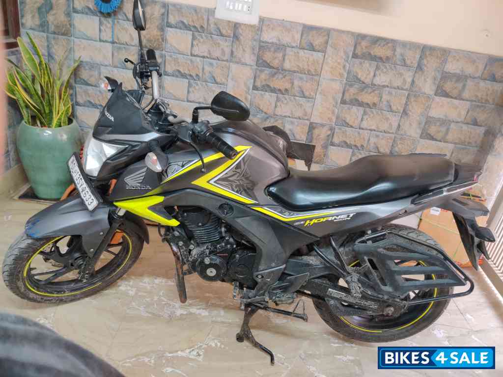 Honda CB Hornet 160R ABS