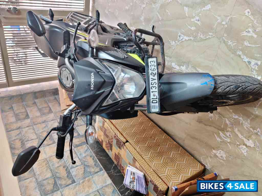 Honda CB Hornet 160R ABS