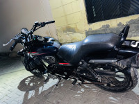Bajaj Avenger Street 220