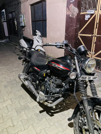 Bajaj Avenger Street 220