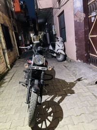 Bajaj Avenger Street 220