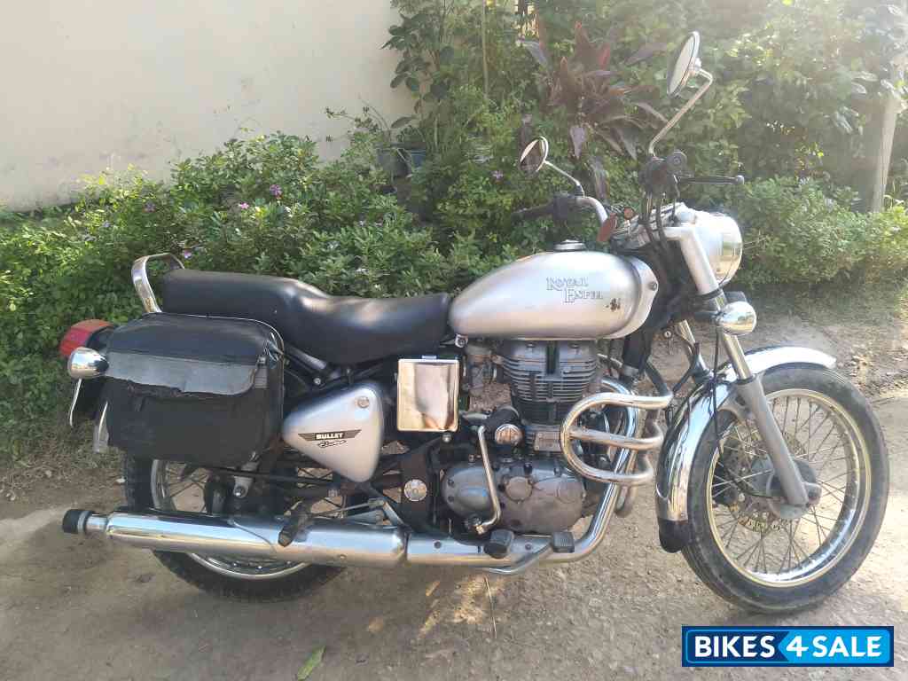 Silver Royal Enfield Bullet Electra Twinspark