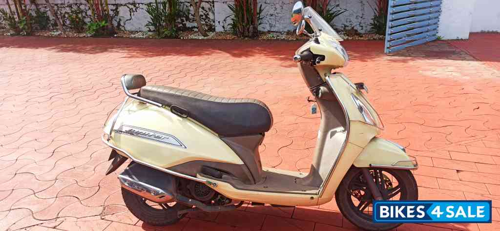 TVS Jupiter Classic BS6