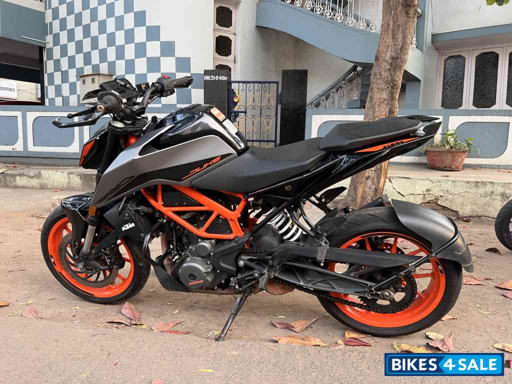 KTM Duke 390 2022