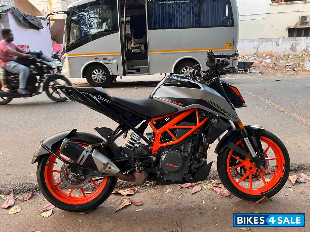 KTM Duke 390 2022