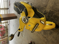 Yellow Vespa VXL 125 BS6