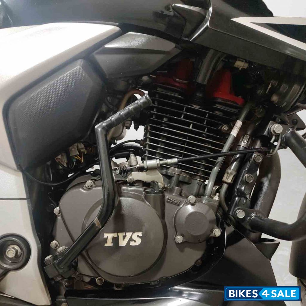 TVS Apache RTR 160 4V