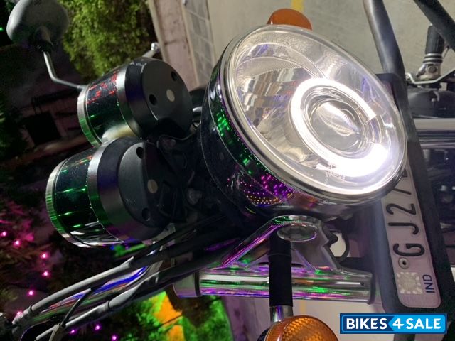 Black Royal Enfield Thunderbird 350