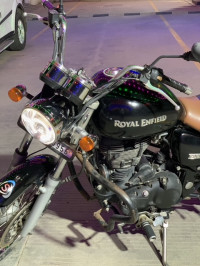 Black Royal Enfield Thunderbird 350