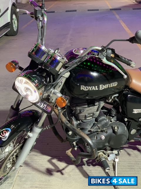 Black Royal Enfield Thunderbird 350