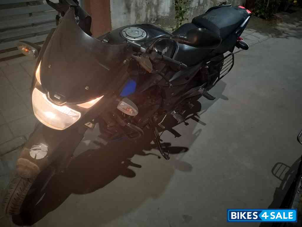 Bajaj Pulsar P150 Twin Disc Split Seat
