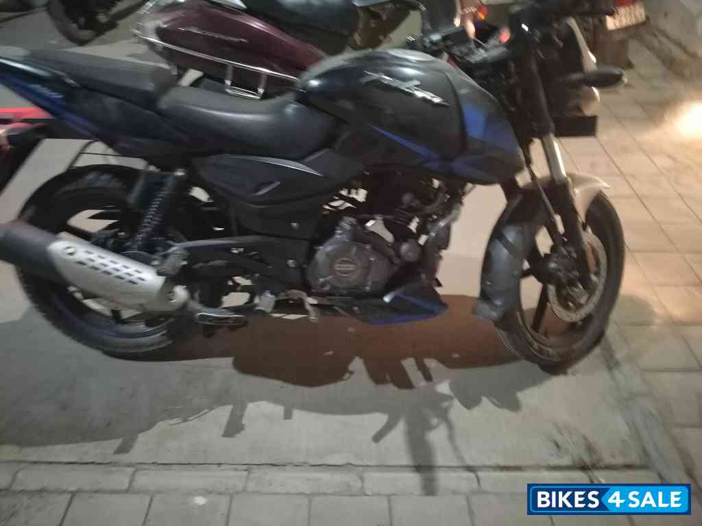 Bajaj Pulsar P150 Twin Disc Split Seat