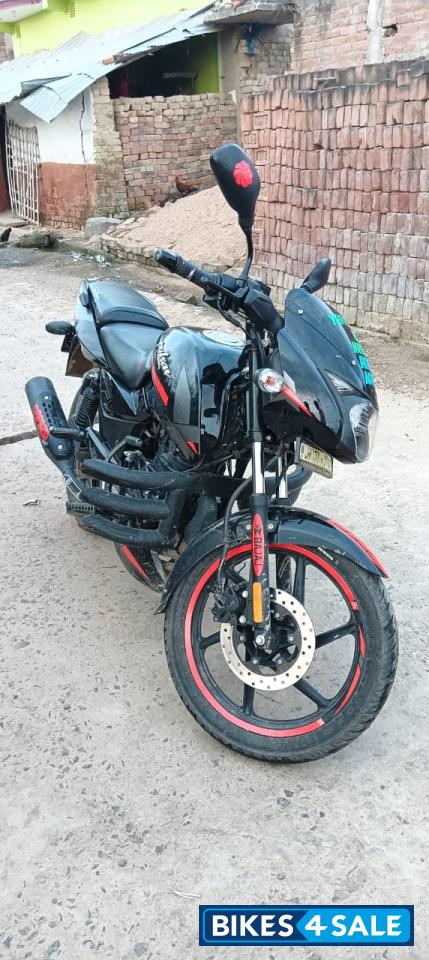 Black Bajaj Pulsar 125 Split Seat