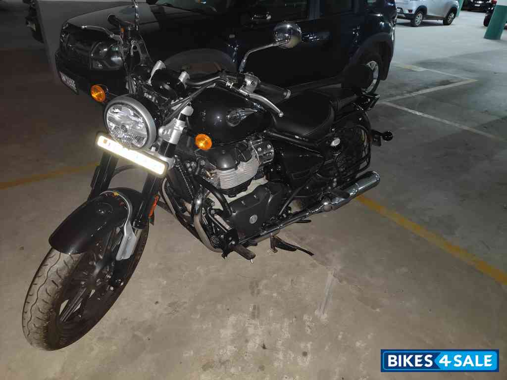 Astral Black Royal Enfield Super Meteor 650