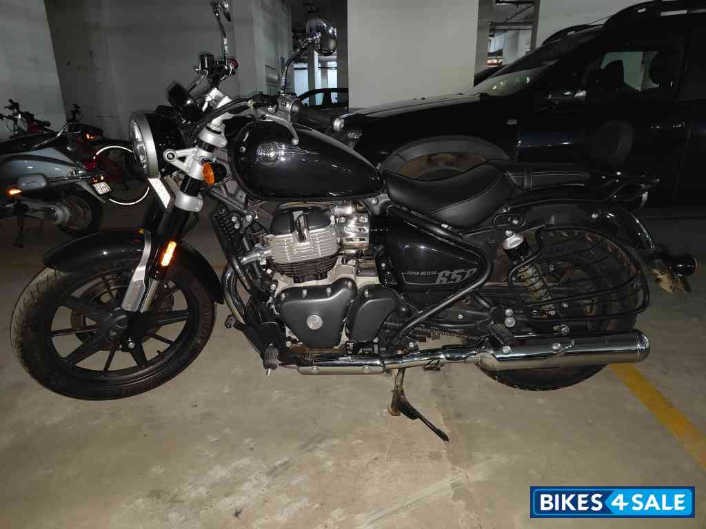 Astral Black Royal Enfield Super Meteor 650