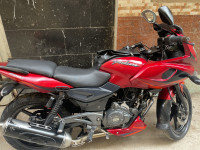 Bajaj Pulsar 220F