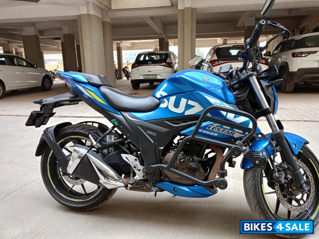 Signature Blue Suzuki Gixxer 250 BS6