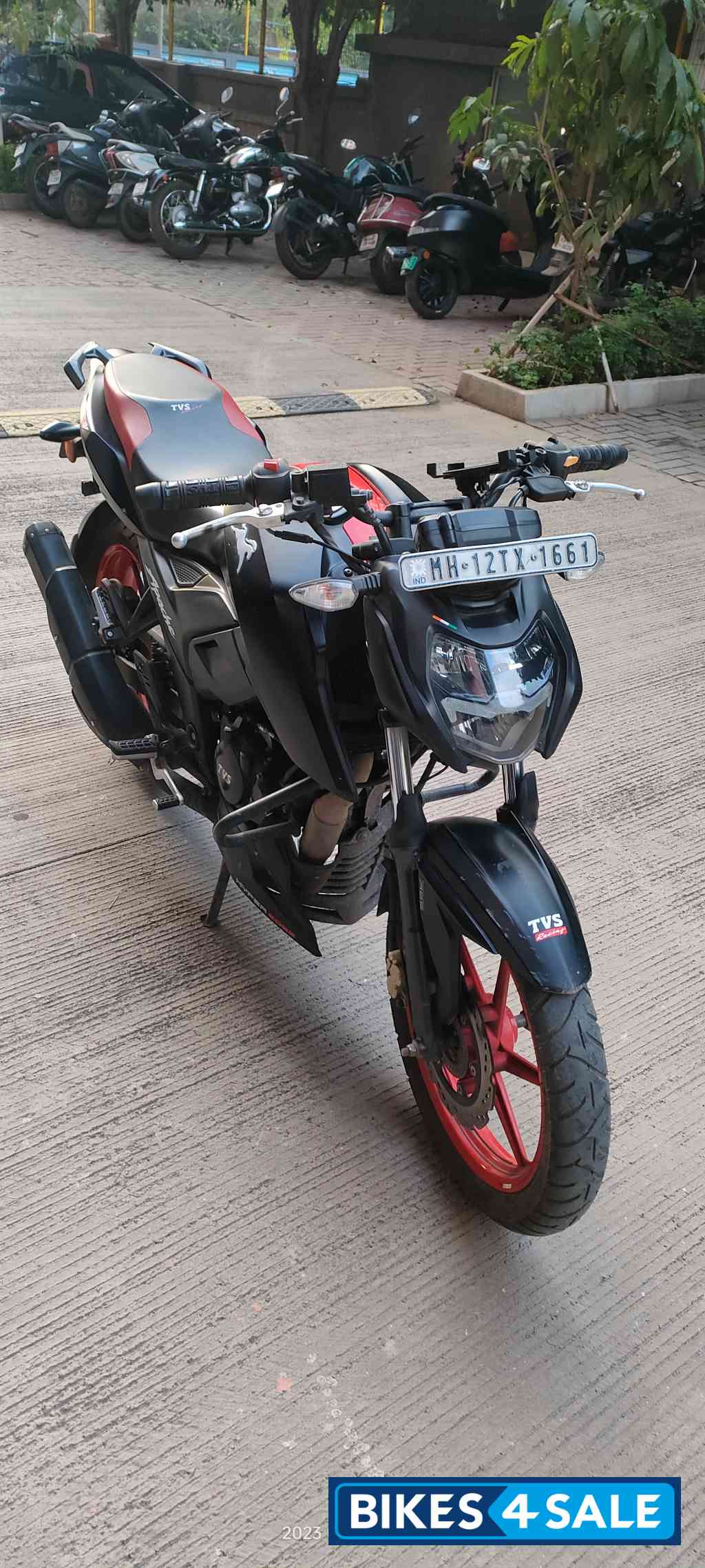 Black Red TVS Apache RTR 160 4V Special Edition
