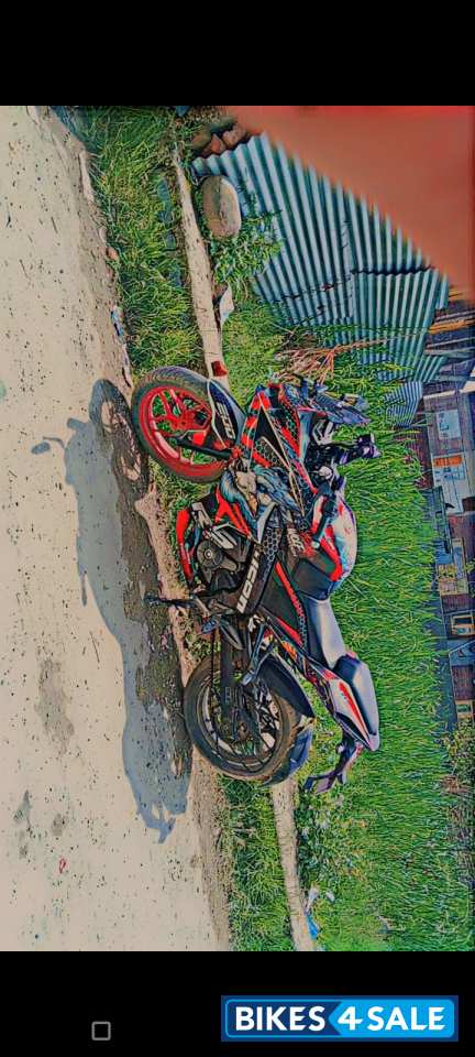 Bajaj Pulsar RS 200 ABS