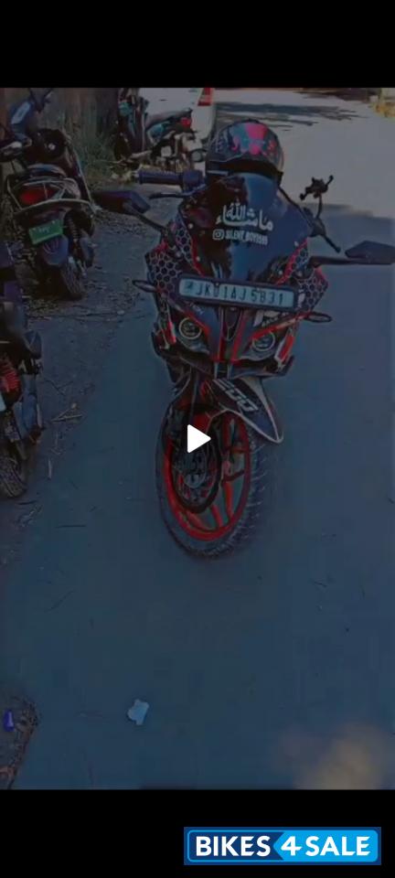 Bajaj Pulsar RS 200 ABS