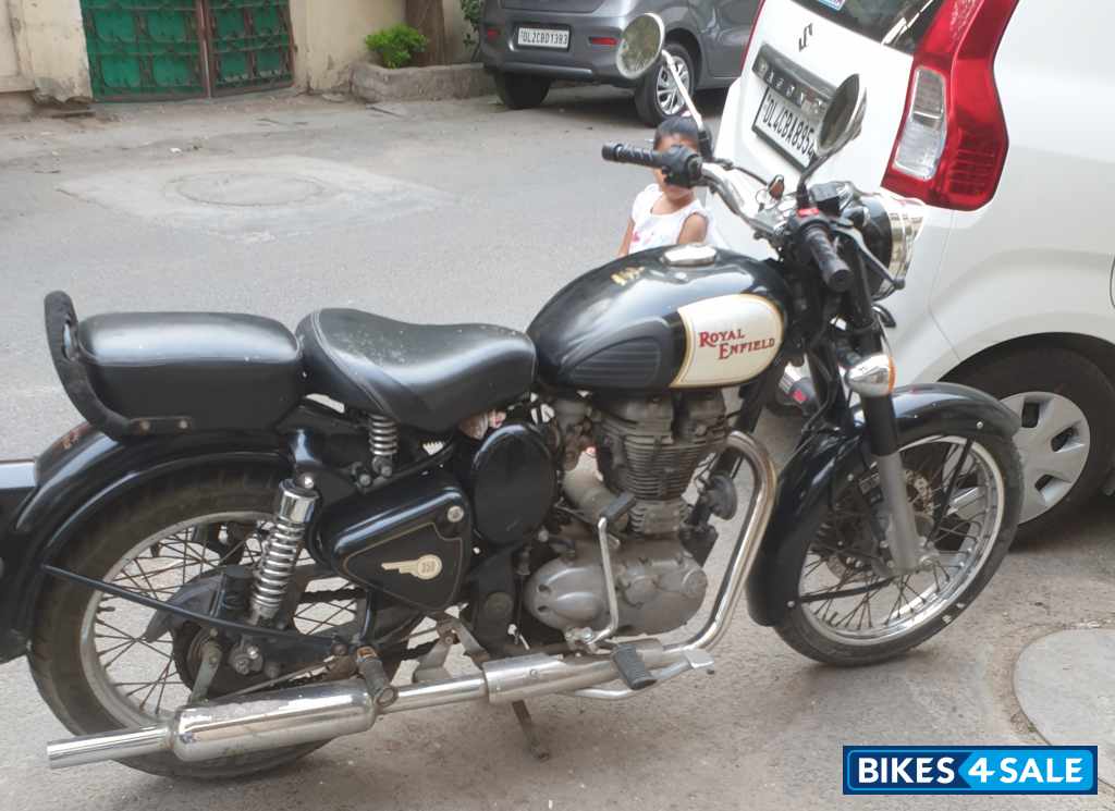 Black Royal Enfield Classic 350