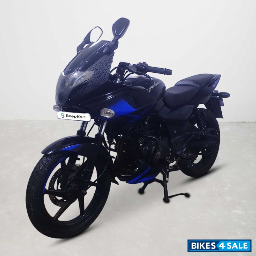 Bajaj Pulsar 220F