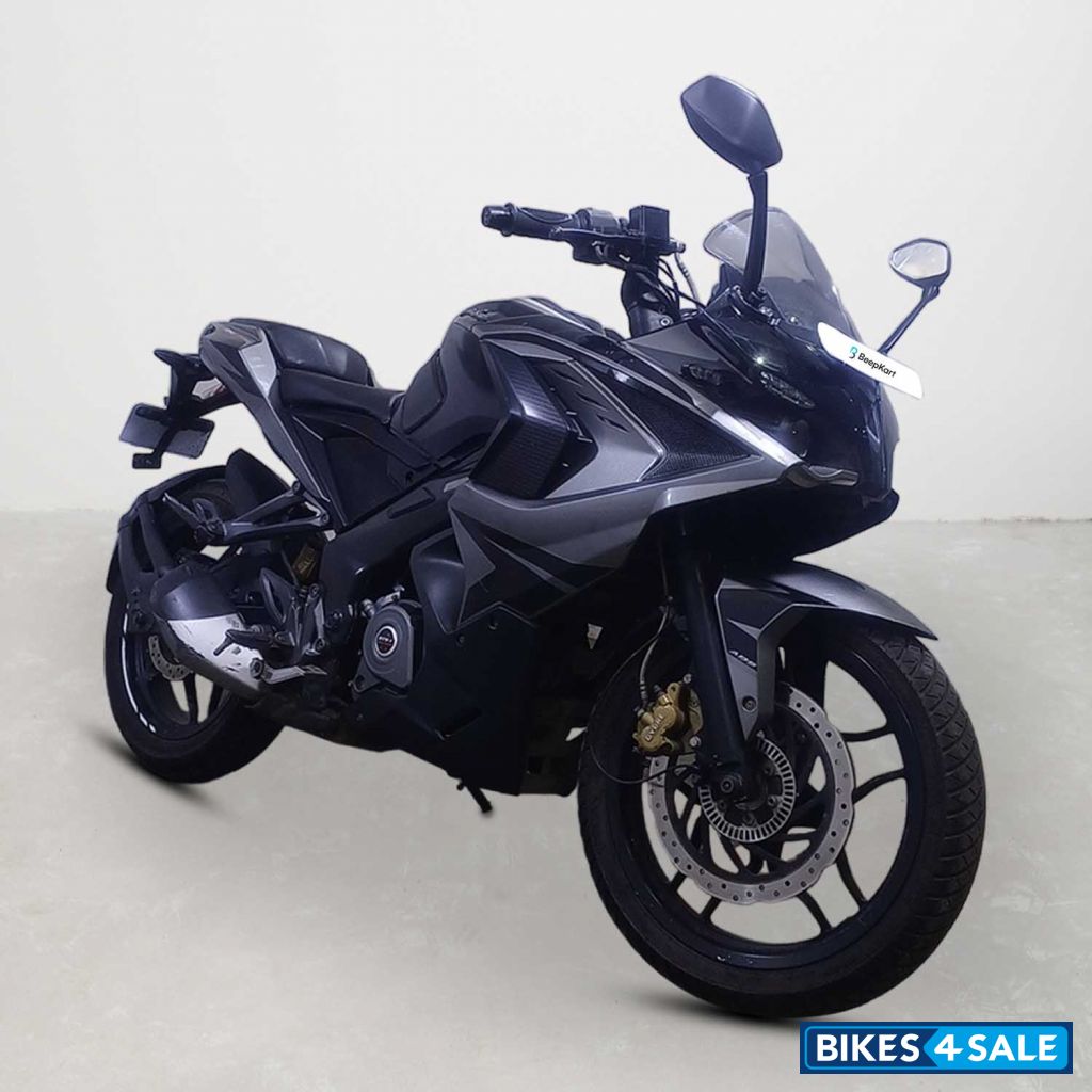 Bajaj Pulsar RS 200
