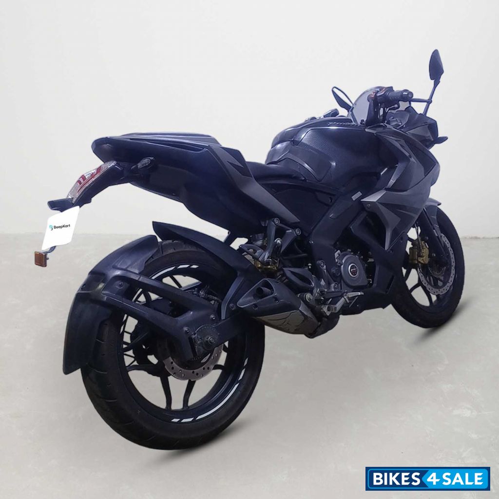 Bajaj Pulsar RS 200