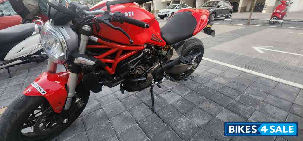 Ducati Monster 821