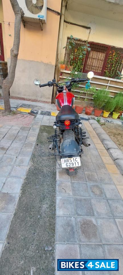Red Yezdi Scrambler Dual Tone Red Yezdi Scrambler Dual Tone