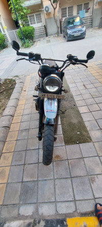 Red Yezdi Scrambler Dual Tone