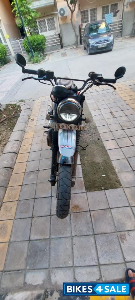 Red Yezdi Scrambler Dual Tone Red Yezdi Scrambler Dual Tone