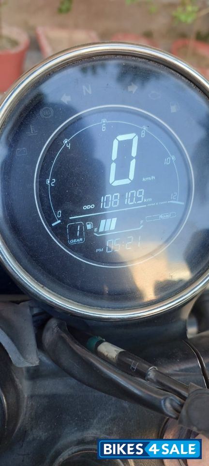 Red Yezdi Scrambler Dual Tone Red Yezdi Scrambler Dual Tone