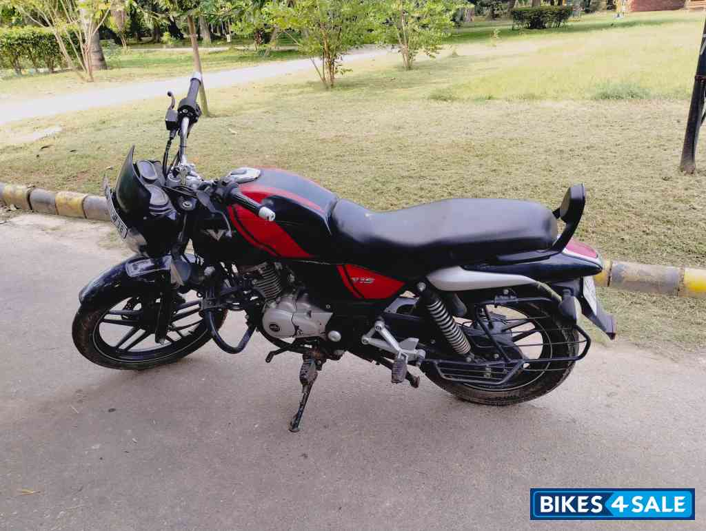 Bajaj V15