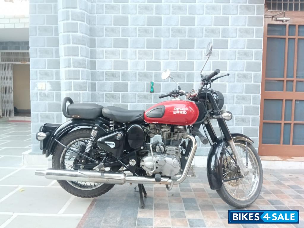 Redditch Red Royal Enfield Classic 350 Redditch Red