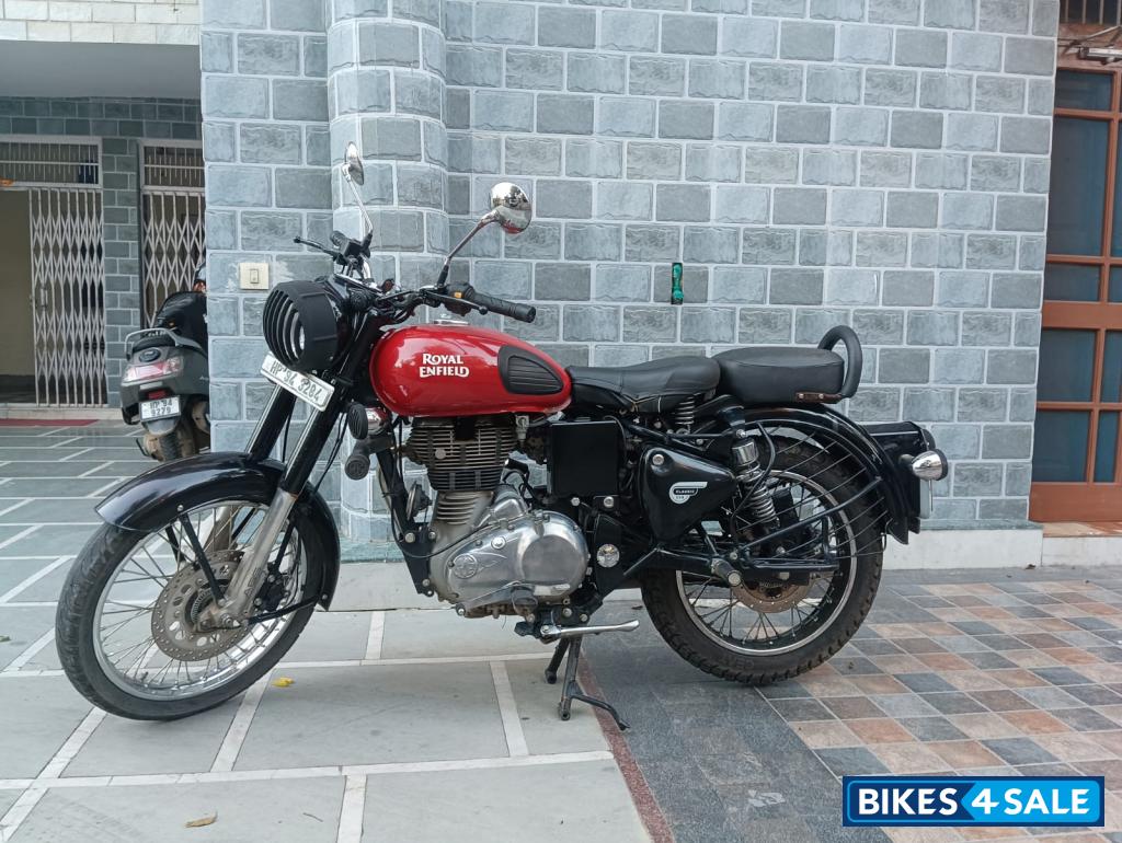 Redditch Red Royal Enfield Classic 350 Redditch Red Redditch Red Royal Enfield Classic 350 Redditch Red