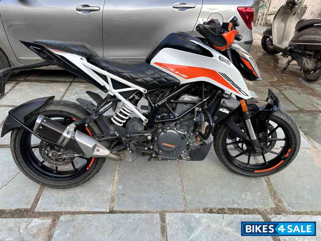 KTM Duke 390 BS6