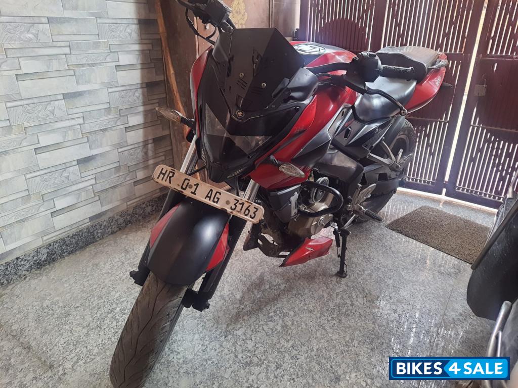 Red Bajaj Pulsar 200 NS