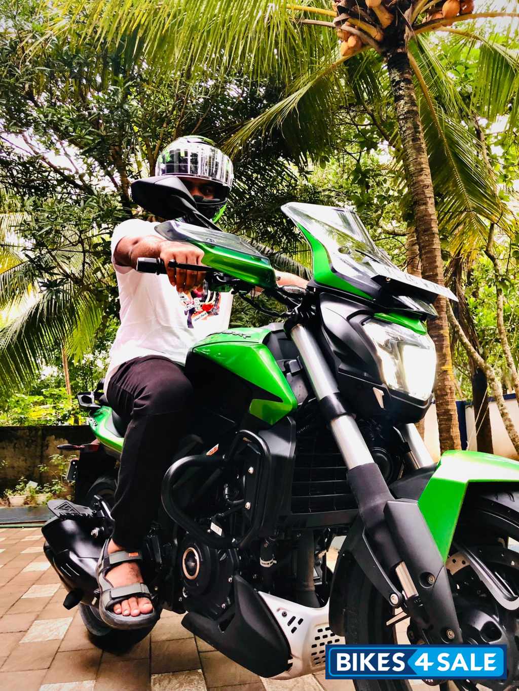 Aurora Green Bajaj Dominar 400 ABS BS6 Aurora Green Bajaj Dominar 400 ABS BS6